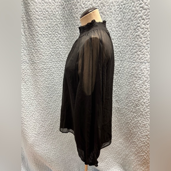 Long sleeve smocked top - Picture 2 of 10